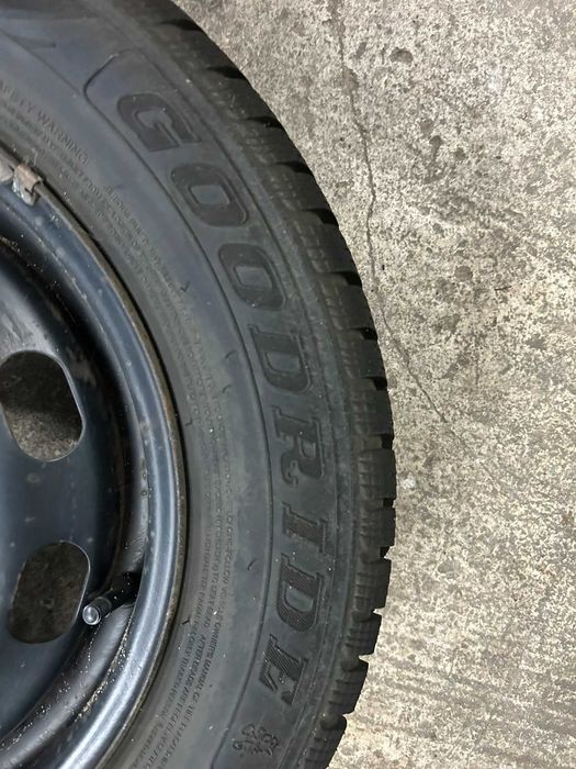 Koła zimowe 15'' 5x100 z oponami 195/65 R15 (seat)