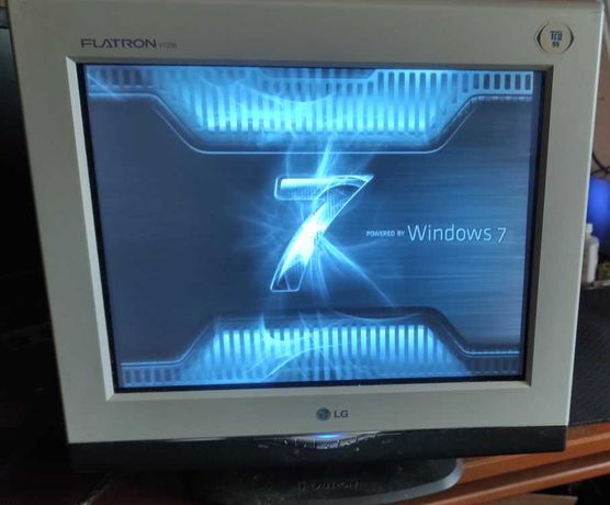Monitor CRT LG Flatron F720B 17cali + kable