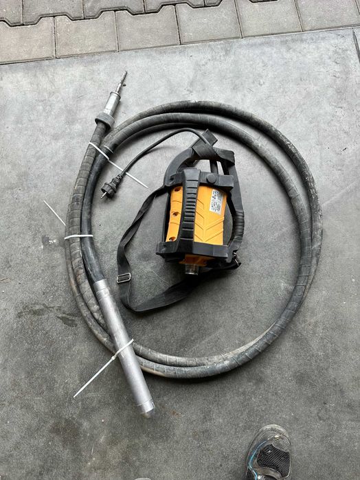 Wibrator pogrążalny Enar Dingo do betonu (wałek 5 m, buława 40 mm)