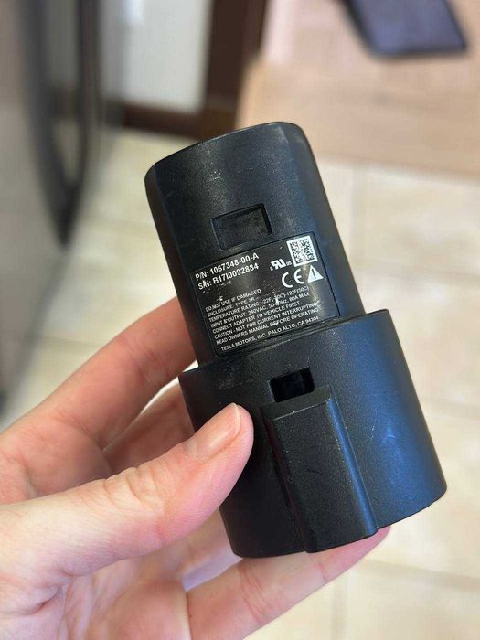 Оригінал Tesla j1772 adapter tsl-02 переходник type1 80A 1067348-00-B