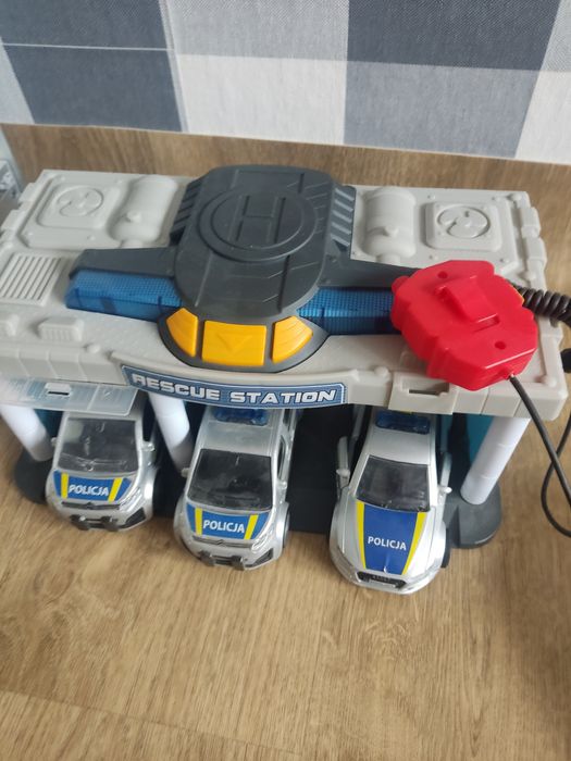 Garaż policyjny , radiowóz