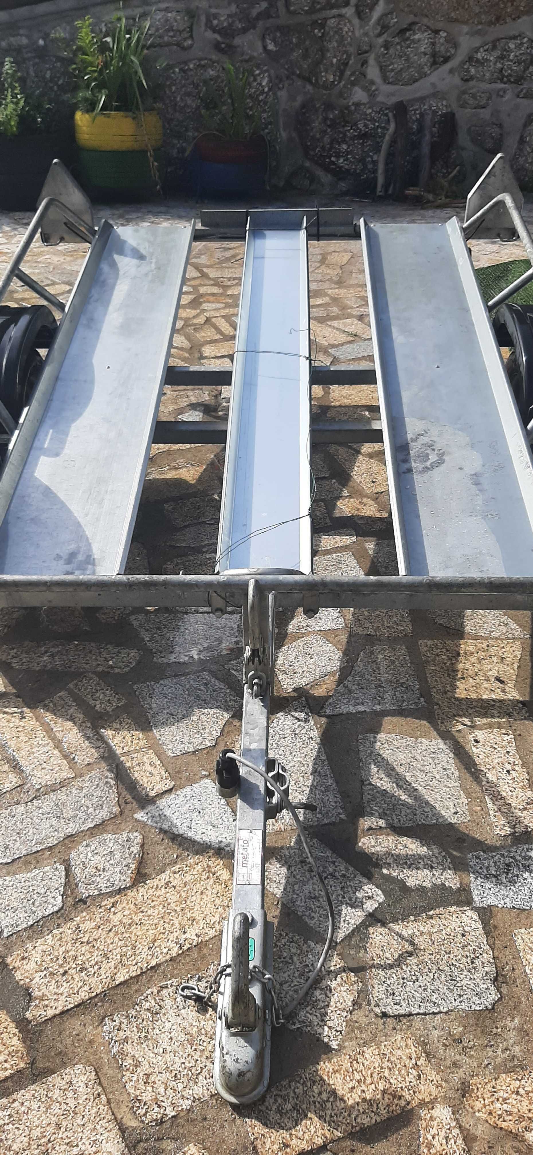 Reboque para transportar Moto 4 ou duas rodas