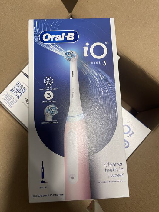 Електрична зубна щітка Oral-B iO Series 3