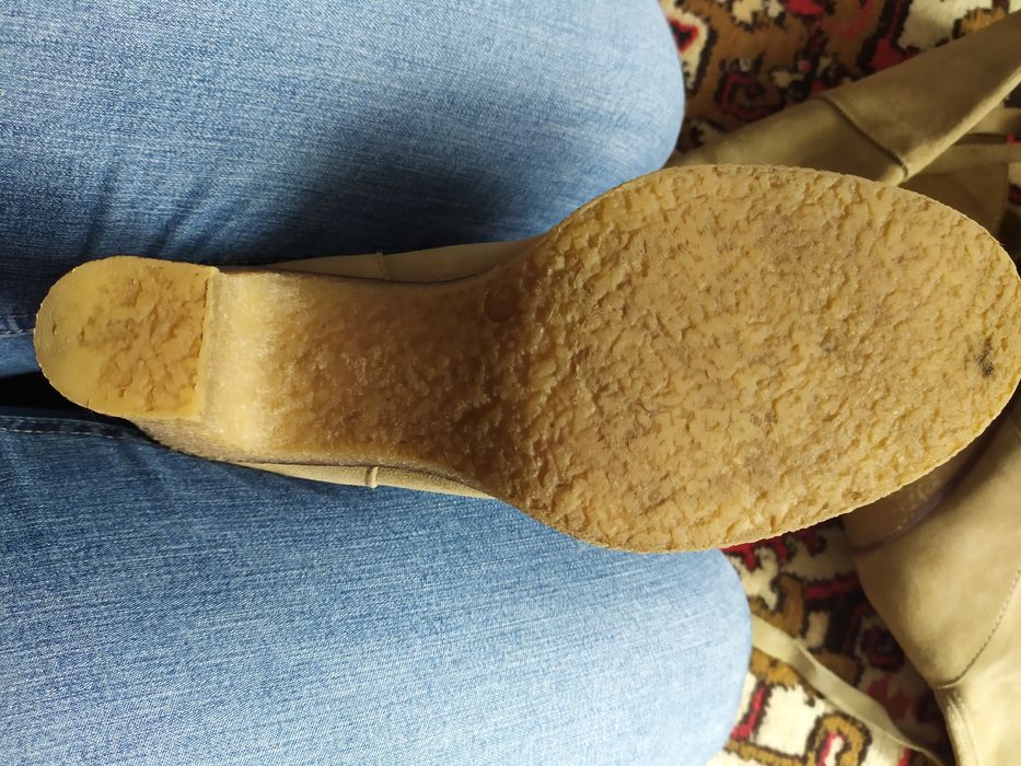 Продам високі чобітки