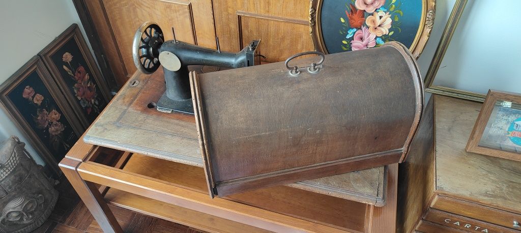 Máquina de costura antiga
