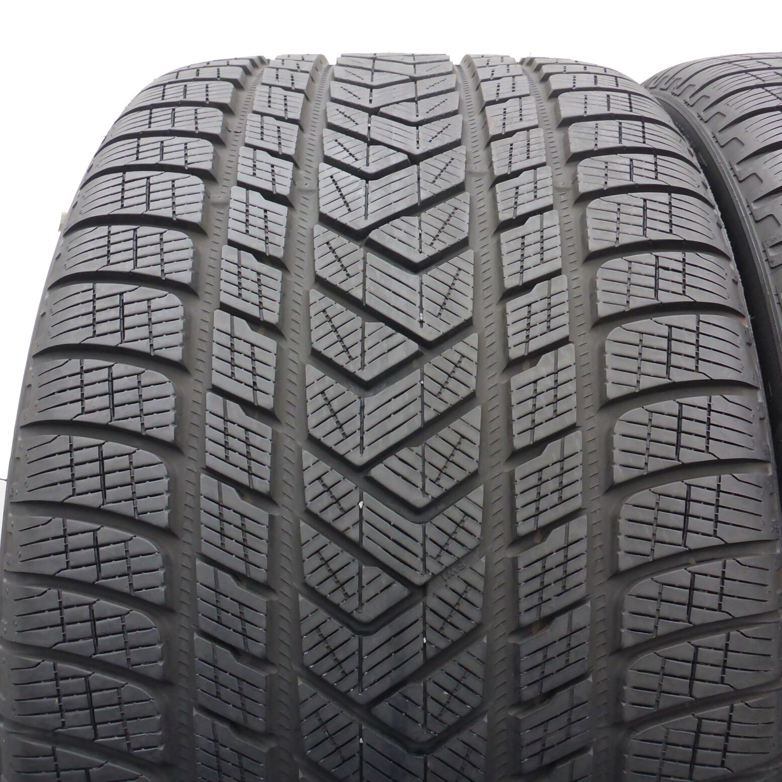 Opony 315/30/22 Pirelli 315/30R22 107V XL Scorpion Zimowe 2022 7mm