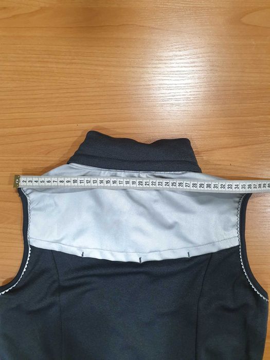 Жилет спортивний