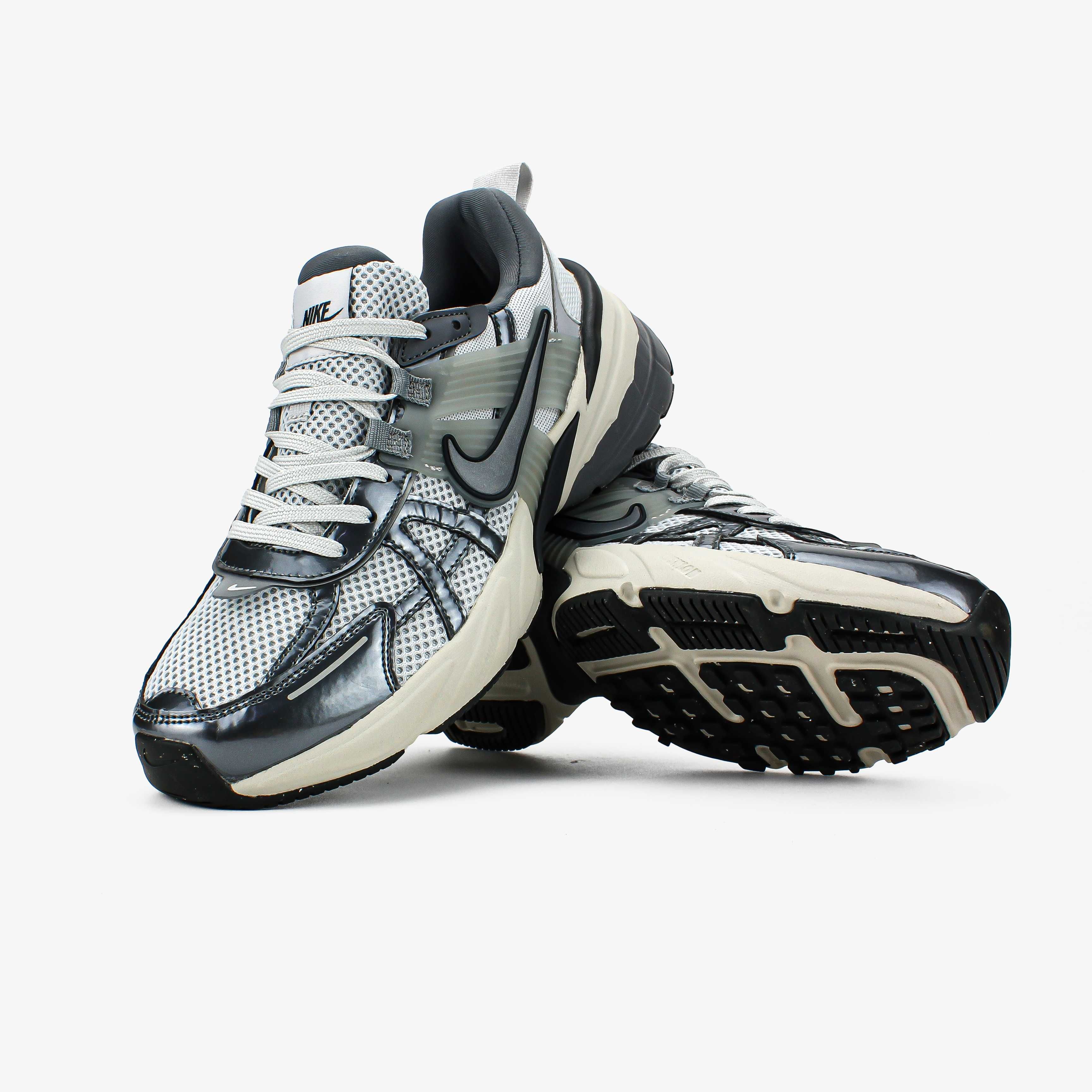 Чоловічі кросівки Nike V2K Run сірий з білим сріблом 522 ЯКІСТЬ