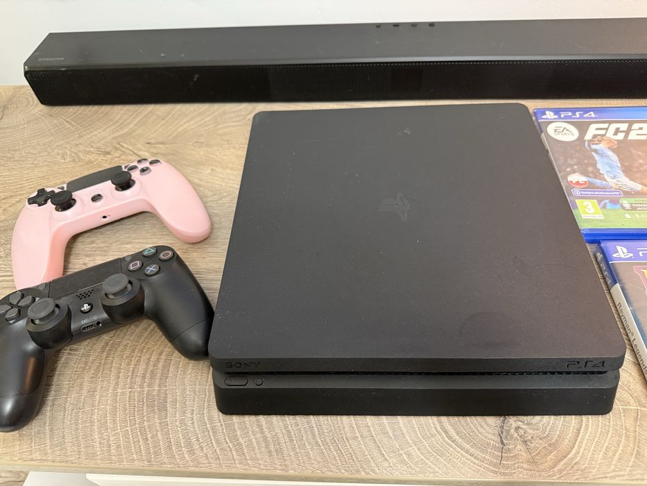 Playstation 4 , 2 pady + gry !