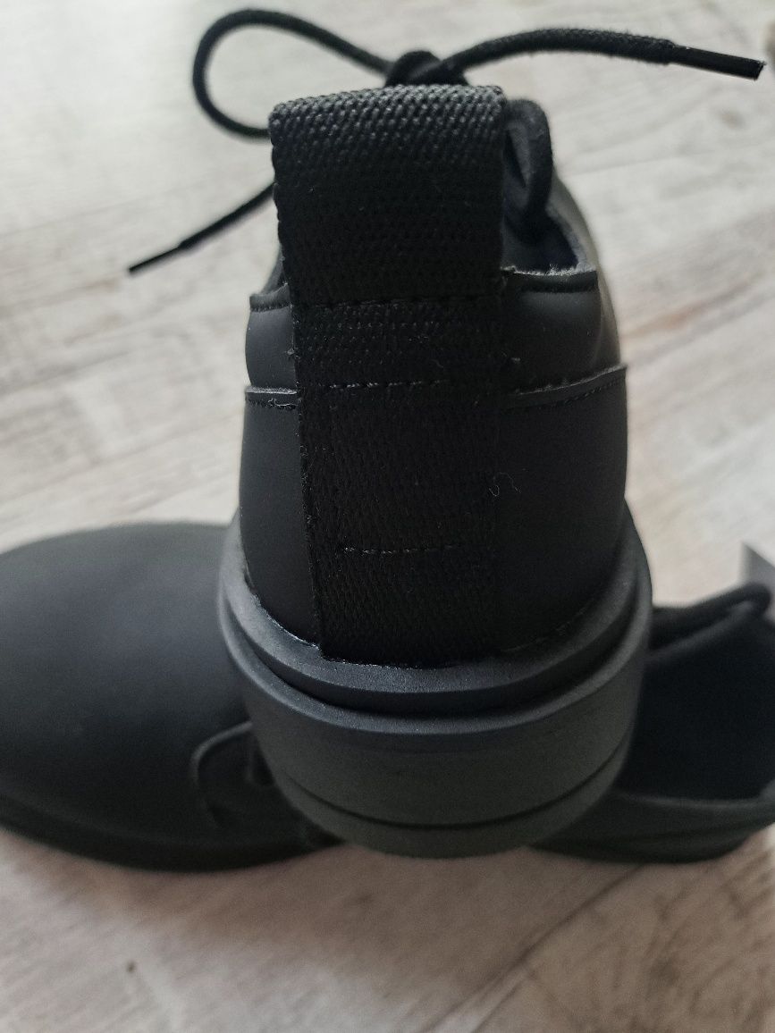 Eleganckie buty chłopięce blucher Zara