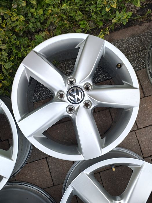 17 Vw 5x112 7J et54 5K0601.025AA