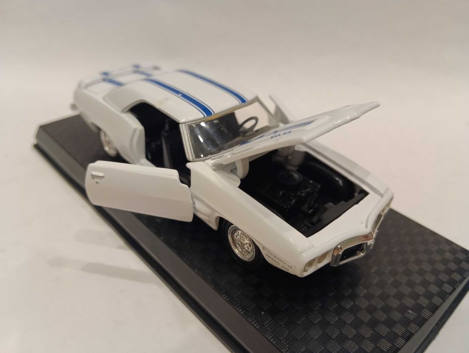 1969 Pontiac Firebird Trans Am - Road Champs 1:43, diecast 1998