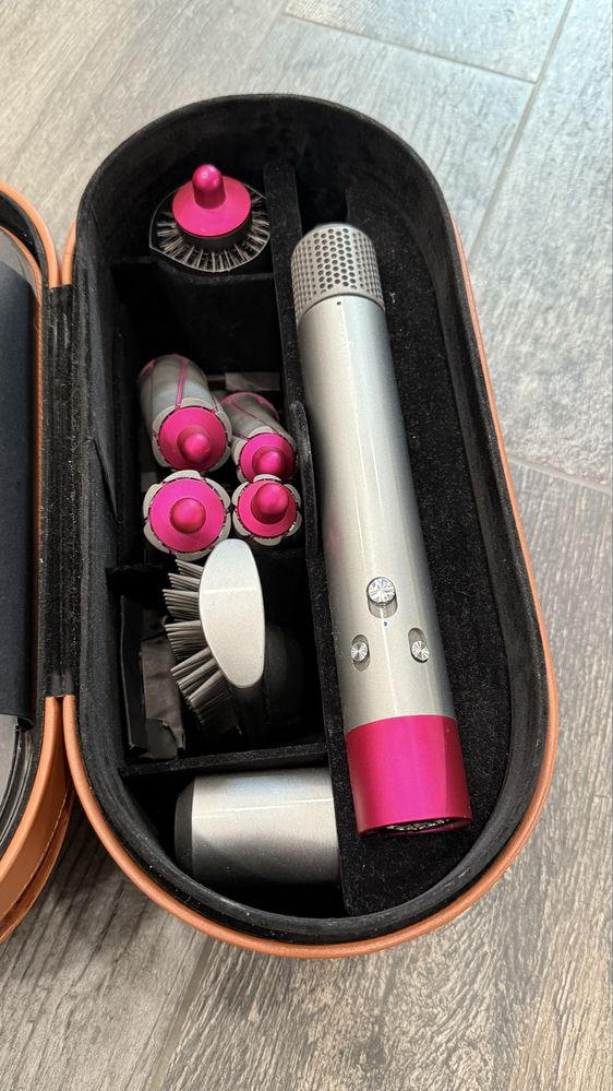 Dyson airwrap HS01