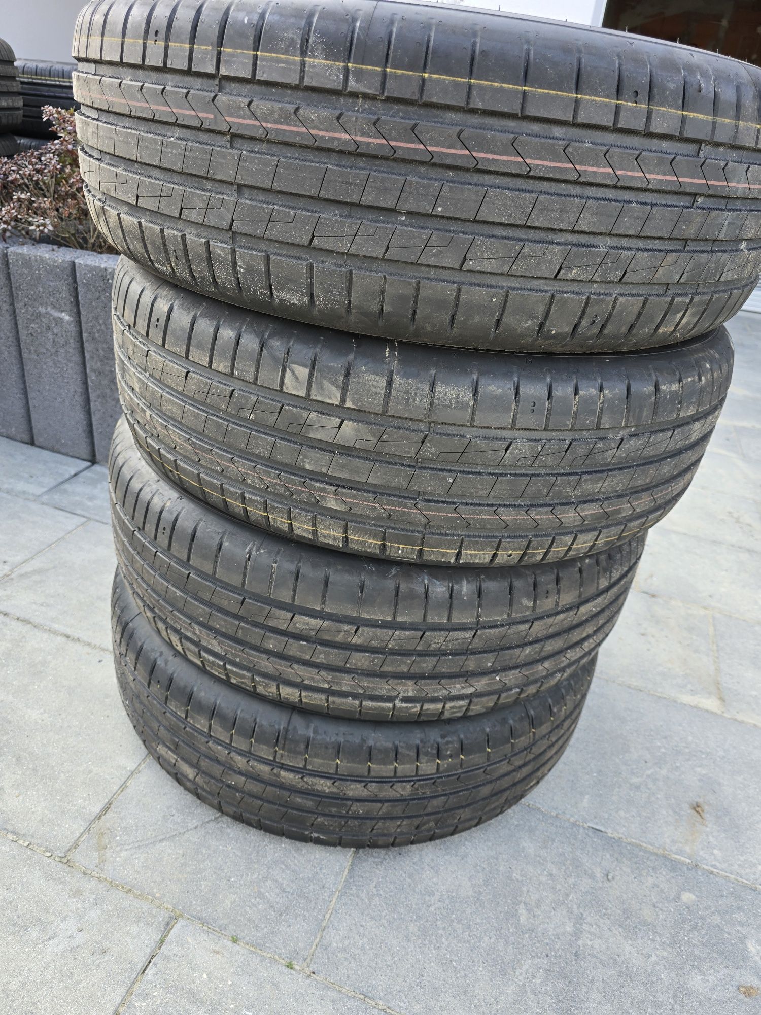 Opony Hankook Ventus Prime 4 215/65R17 Dot 3724