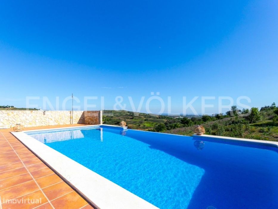 Moradia Tradicional - Vistas Deslumbrantes para as Colinas Algarvias