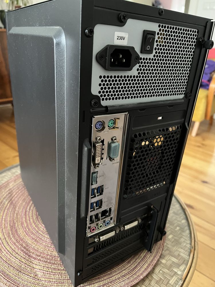 Komputer i5 3.3GHZ 16GB RAM SSD500GB Windows10