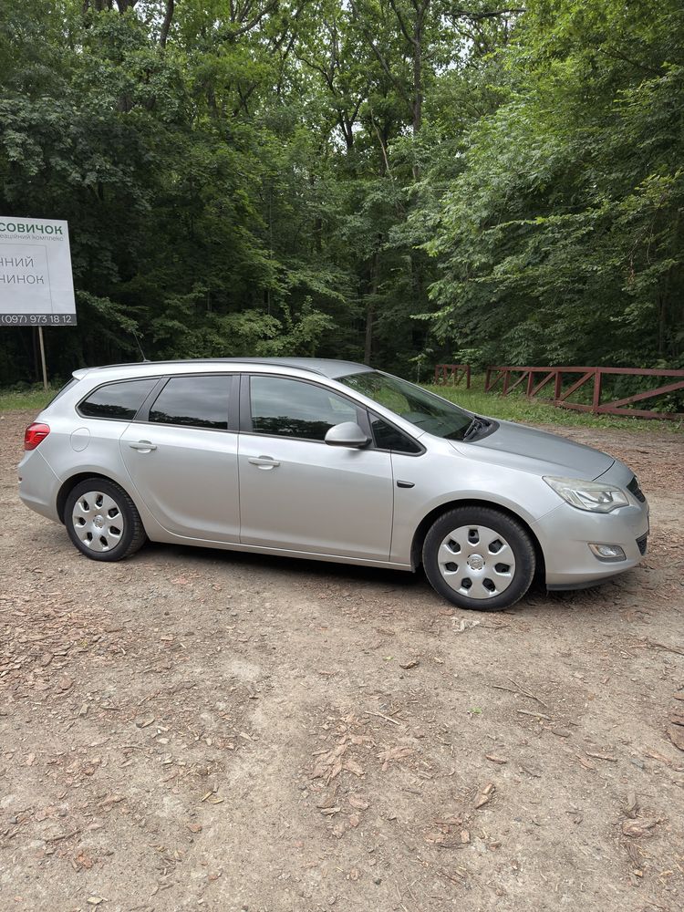 Opel astra.