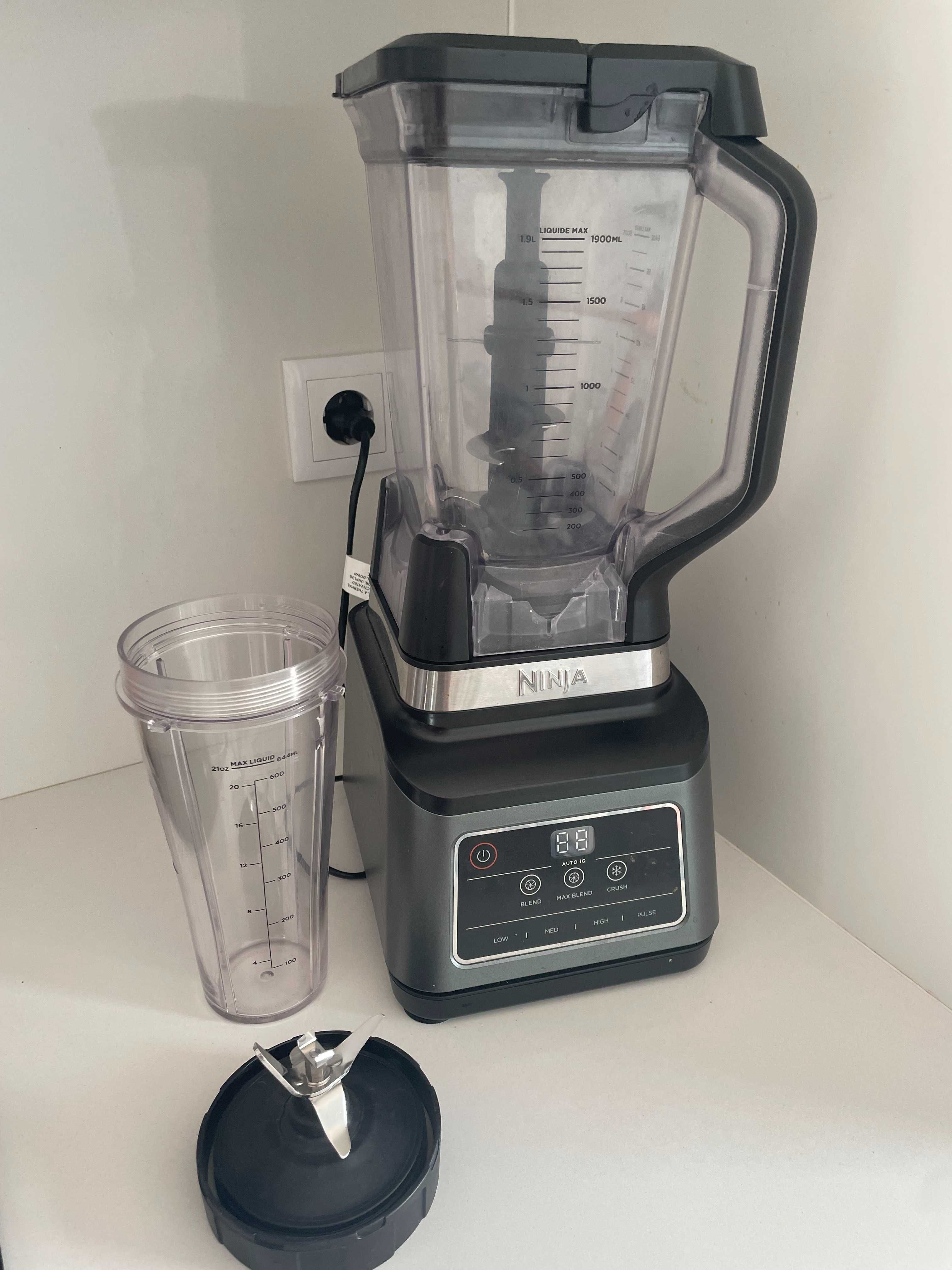 Ninja Professional Blender with Extra Cup and Blade