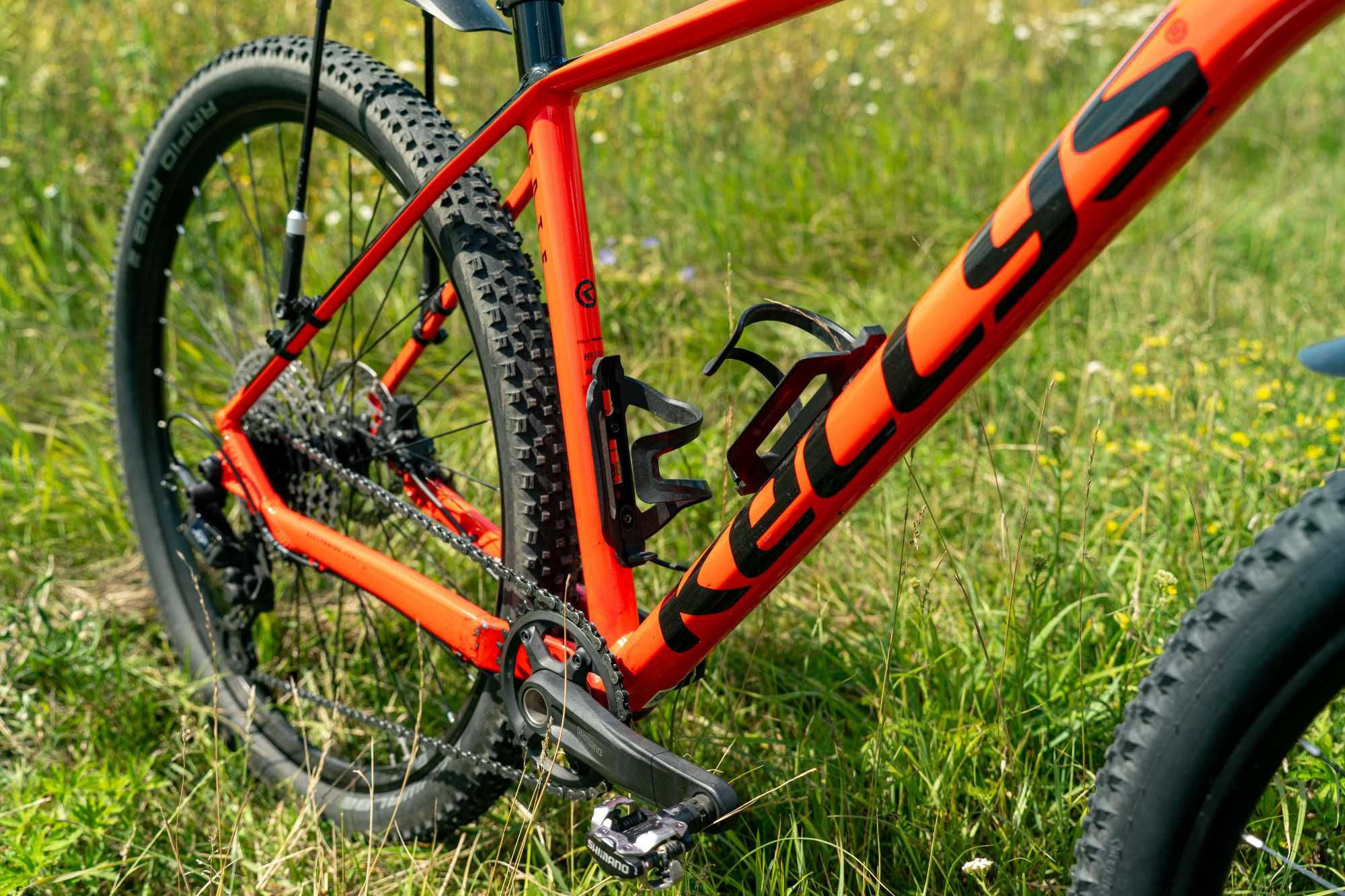Rower MTB XC Kellys Gate 50 L z regulowaną sztycą i innymi dodatkami