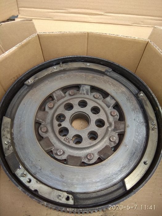 Nissan Qashgai Прода двухмасовий маховик з корзиною і диском зчеплення