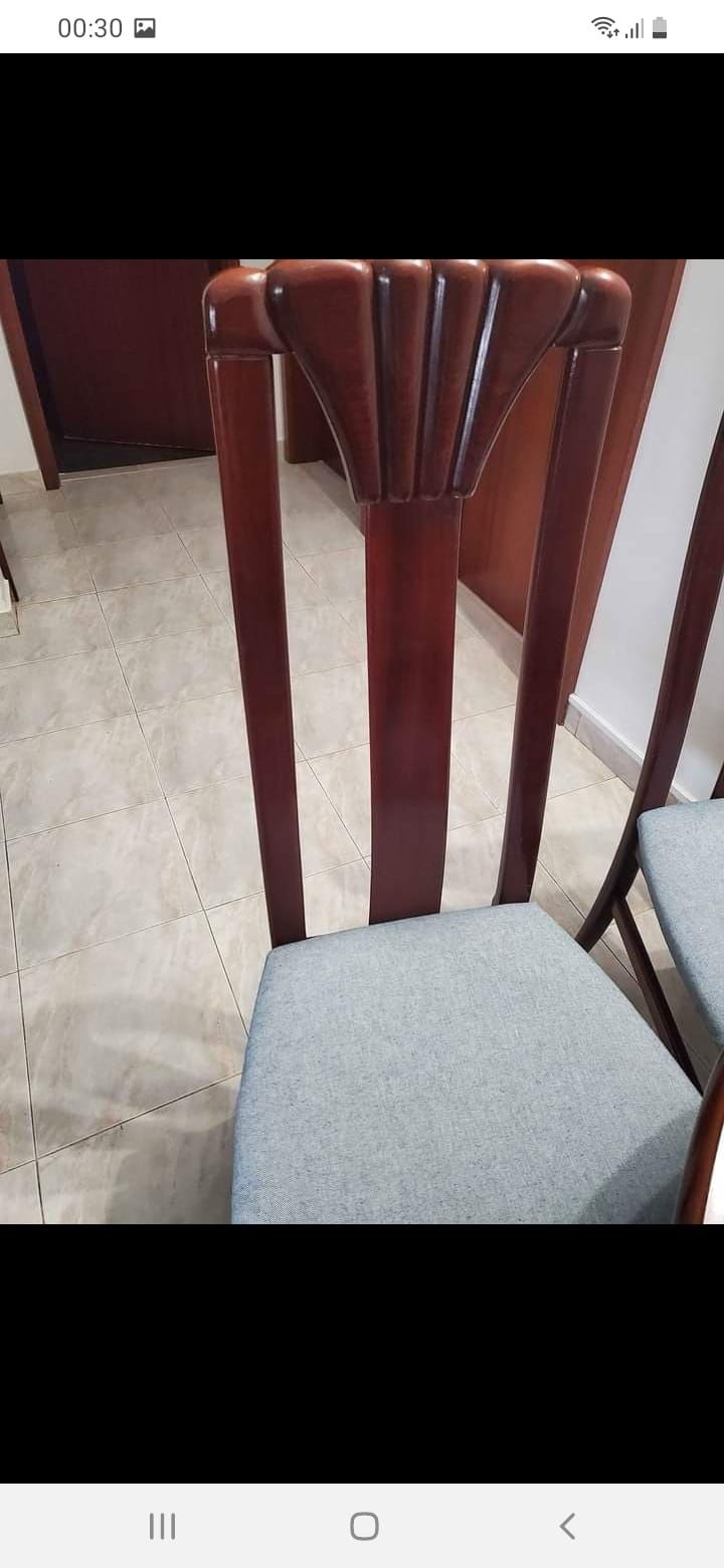 Cristaleira / louceiro + mesa jantar extensivel + cadeiras em mogno