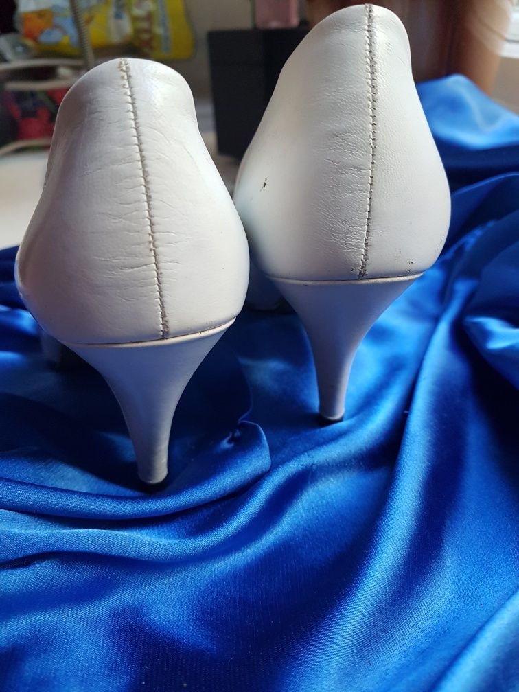 Туфли белые свадебные кожа 35 размер