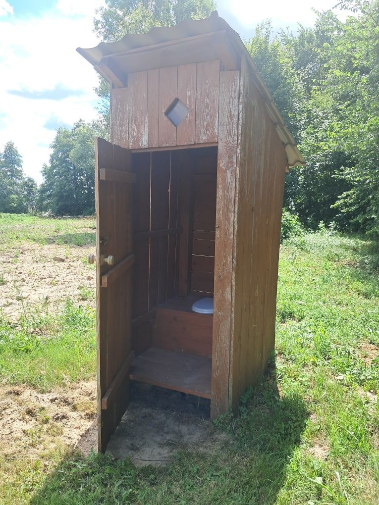 Wychodek na budowę / działkę