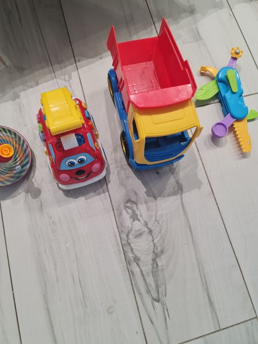 Лот іграшок машинка з прицепом,з очами музична,звук поліція,швидка