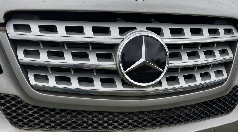 Решітка радіатора, разом із дистронік радар mercedes ml w164