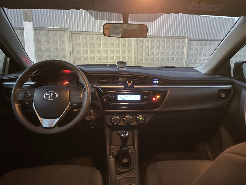 Toyota corolla 2016 год