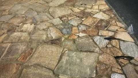 Kamień Nieregularny Gnejs Beżowy