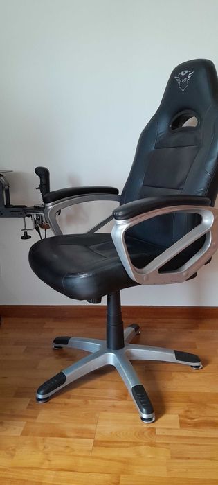 Cadeira Gaming Trust GXT 705