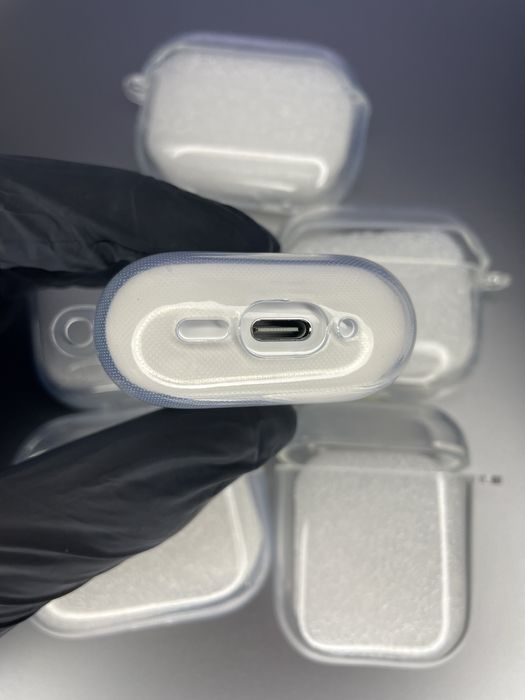 Прозрачный чехол кейс на наушники AirPods + карабін