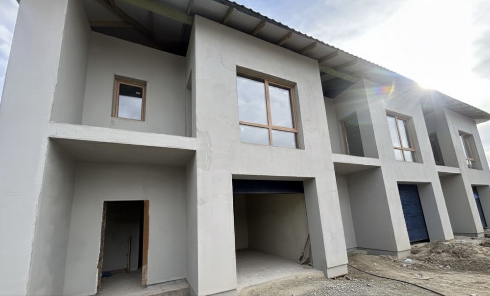 Продаж Таунхауса з ГАРАЖЕМ  по Коновальця