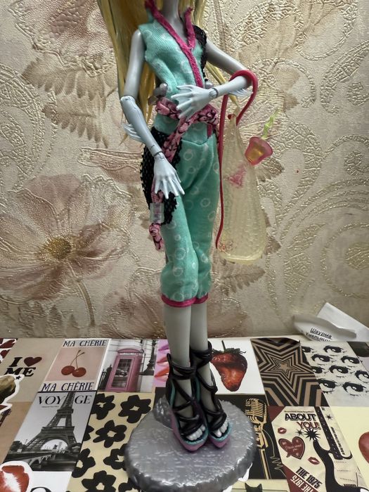 Monster high лагуна блю