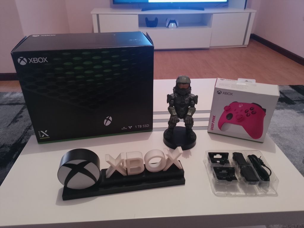 Xbox series x + 2 comandos + baterias + led + halo figure