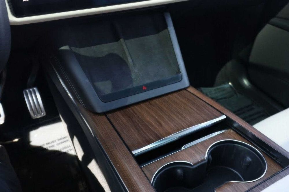 Tesla Model X      2023
