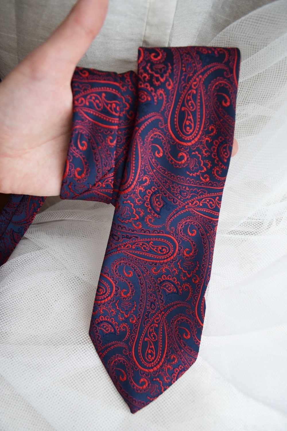 Granatowy krawat wiązany dla mężczyzn vintage