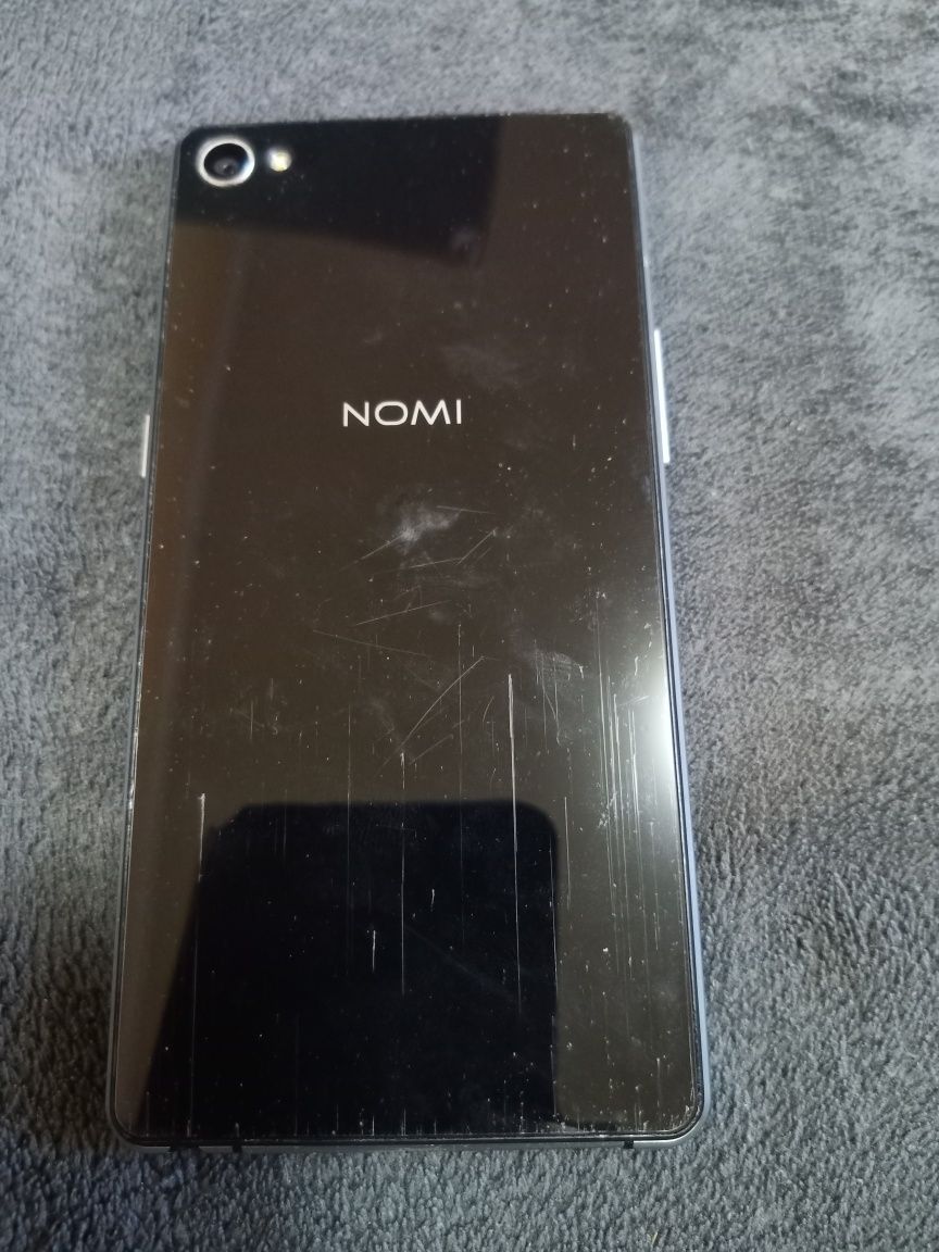 Телефон Nomi I506 на запчасти.
