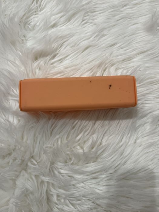 Pomarańczowy piórnik