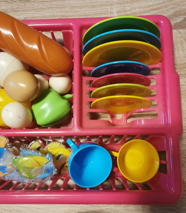 Suszarka na naczynia z zestawem akvesoriów