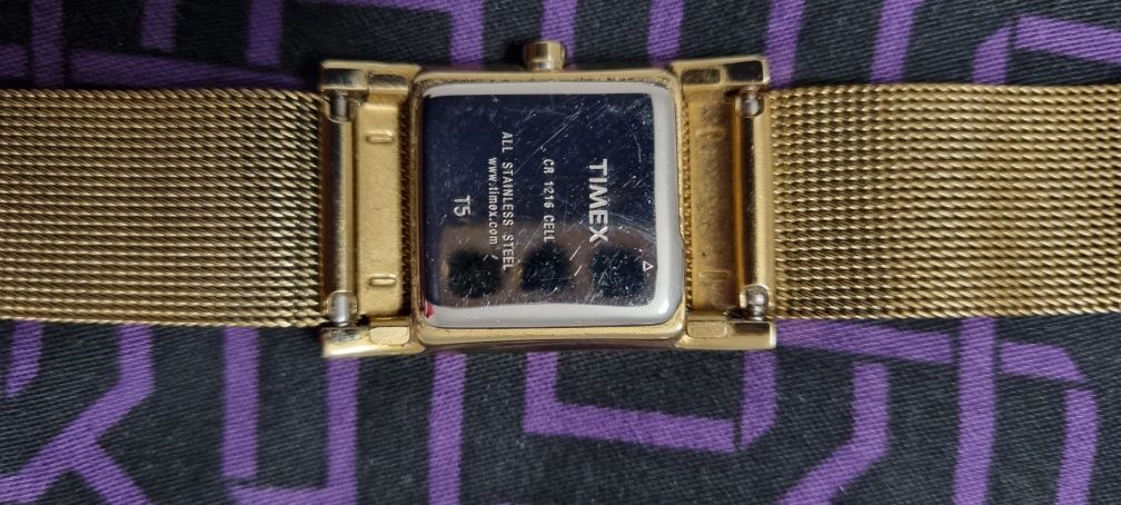 Elegancki damski zegarek Timex na bransoletce
