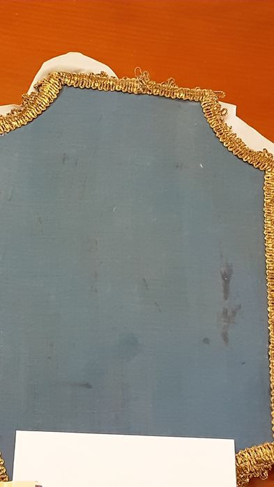 Vendo  Relicário  ou Registo feito à  mão com santa rosa de Lima