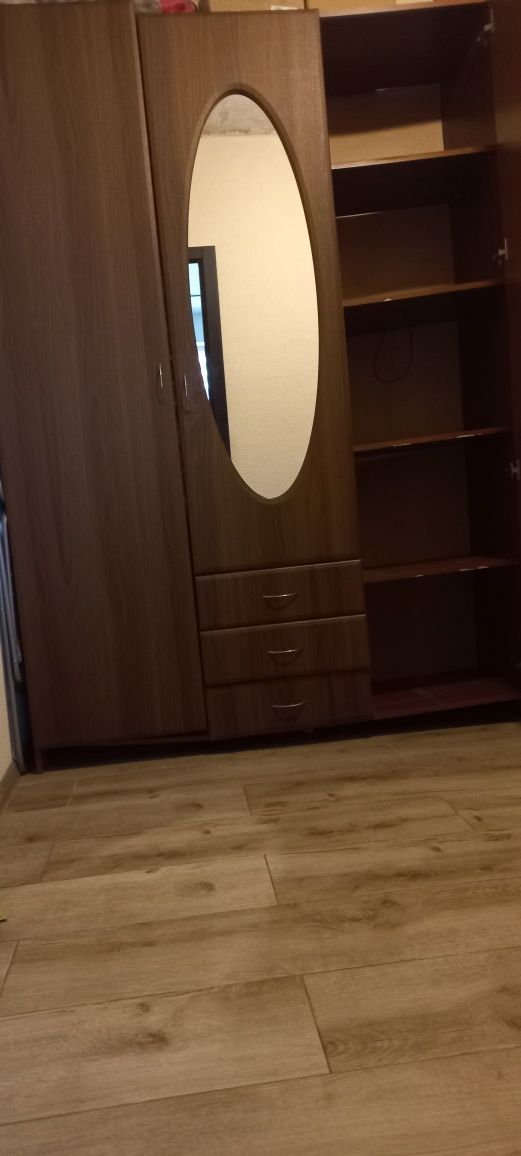 Продаю шафу/В обіході  була  дуже довго