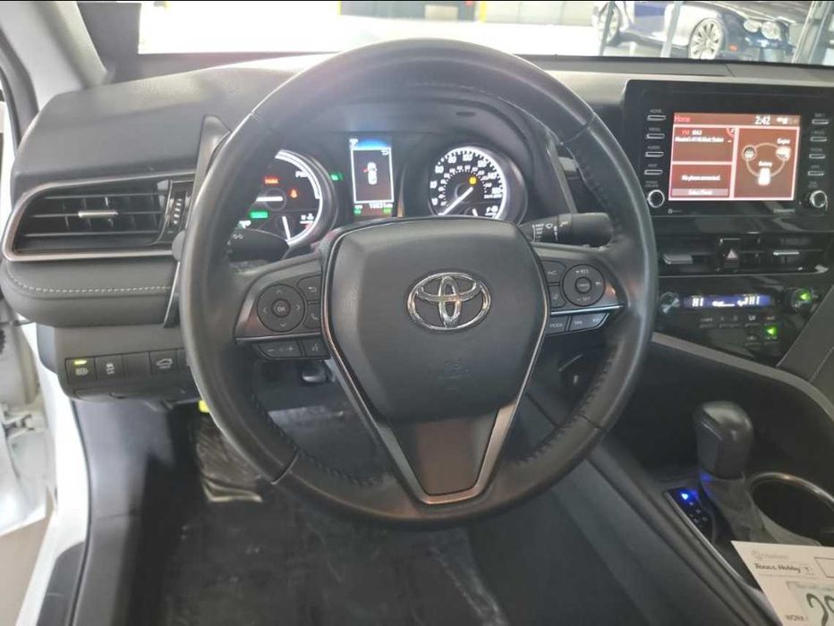 2022 Toyota Camry HYBRID SE