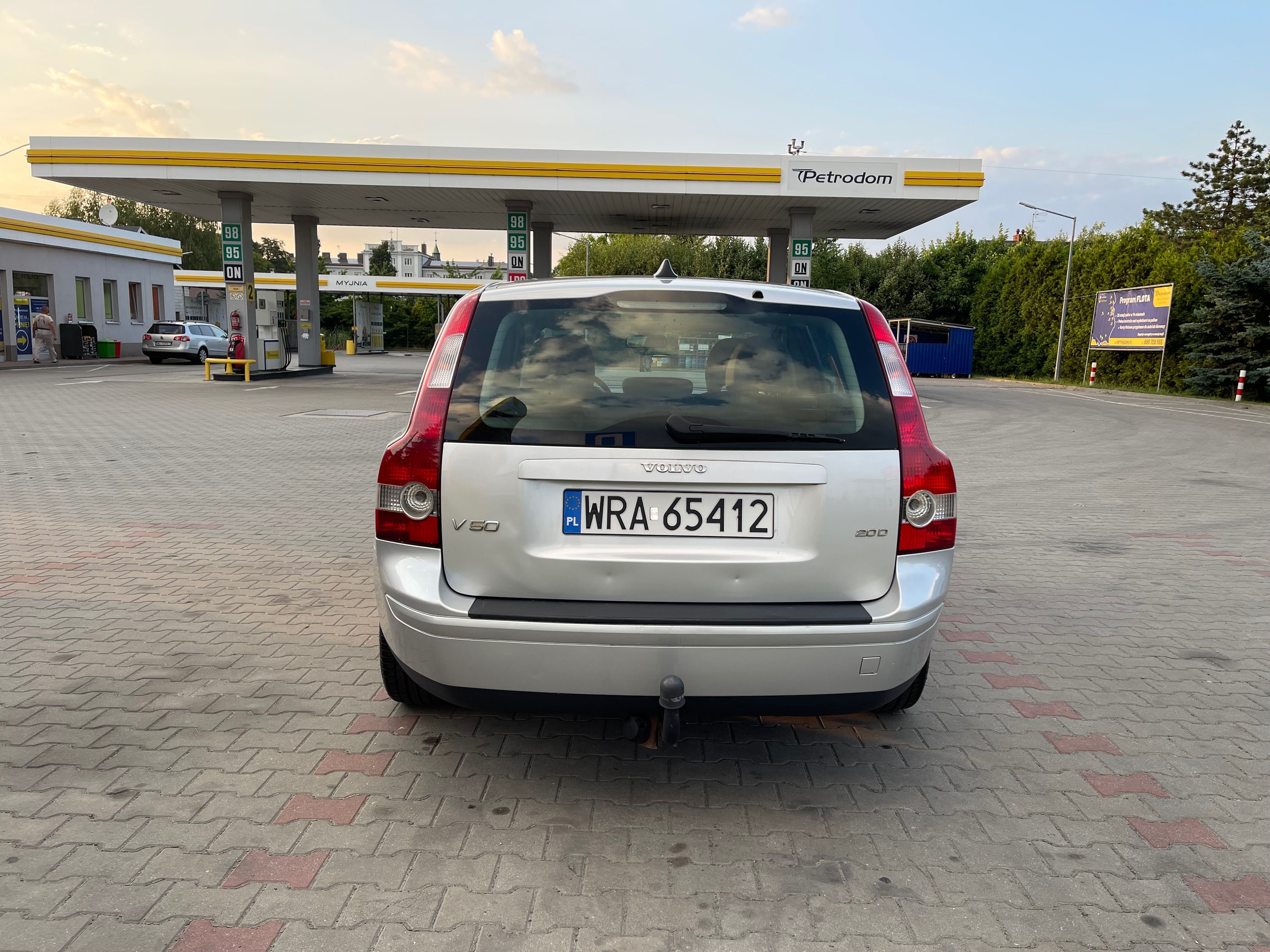 dobry samochód Volvo v50