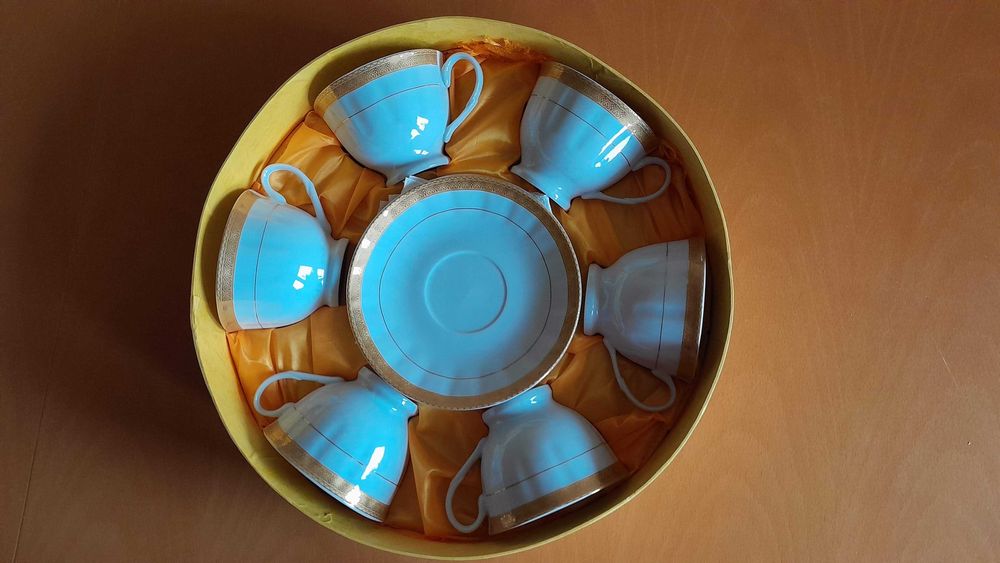 Komplet 6 filiżanek + 6 spodeczków