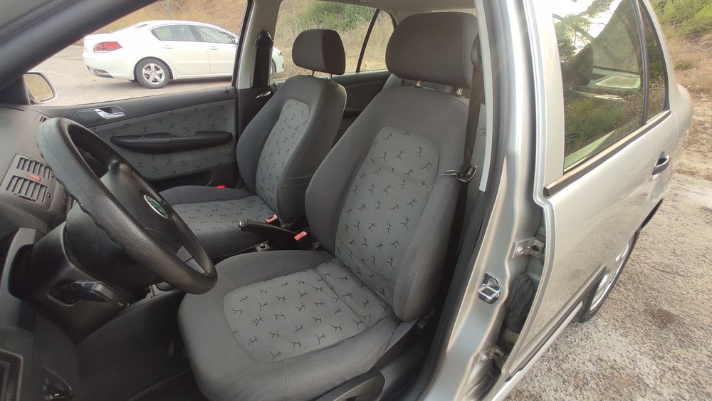 Skoda Fabia 2003 1.4 gasolina 173mil KMS