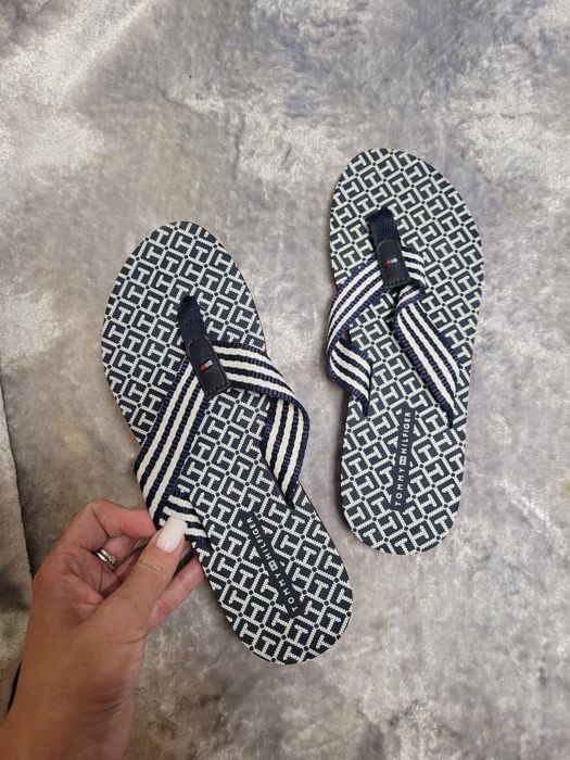 Оригінал Tommy Hilfiger 39 вєтнамки шльопанці шлёпки шлопанцы вьетнамк