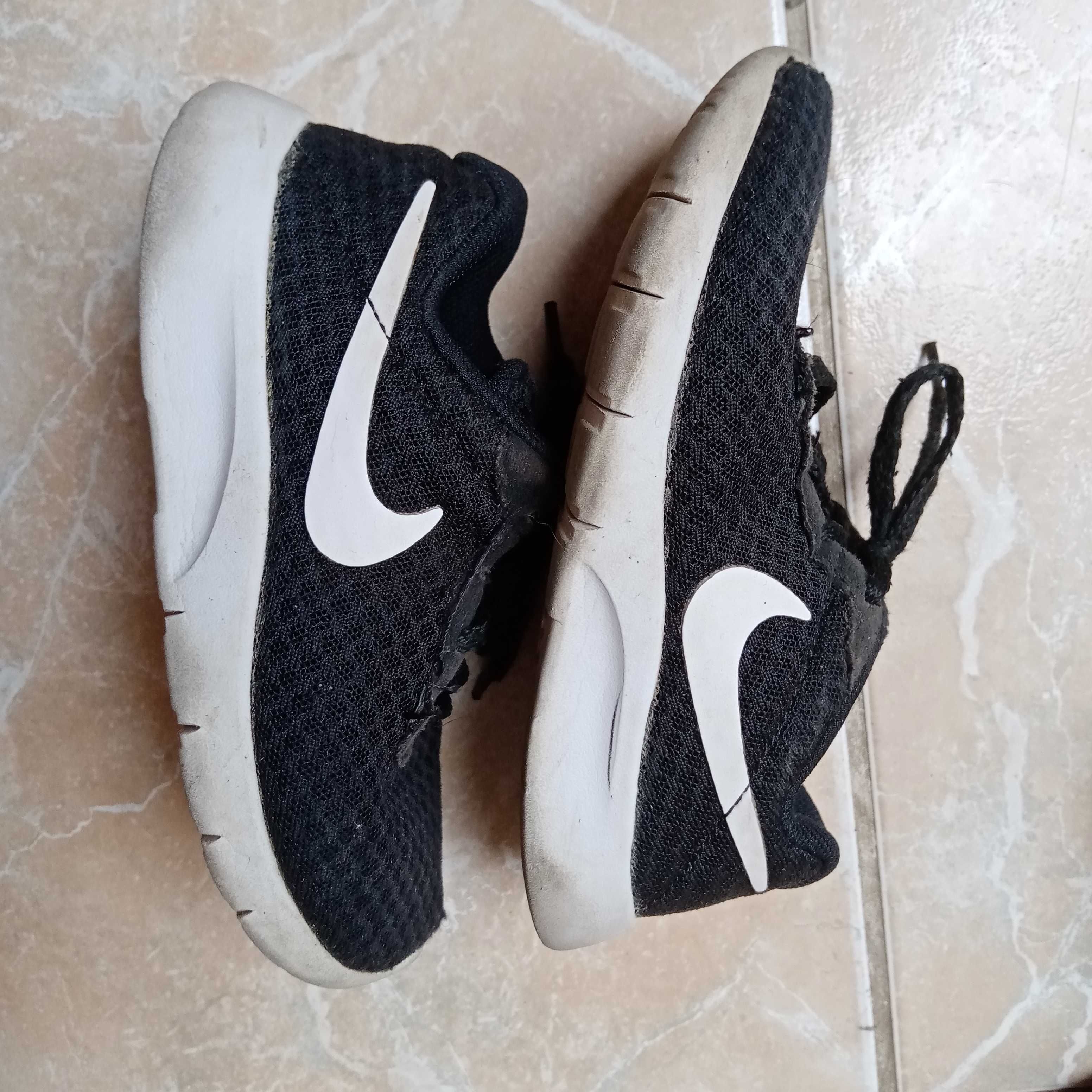 czarne buty NIKE rozmiar 27.5